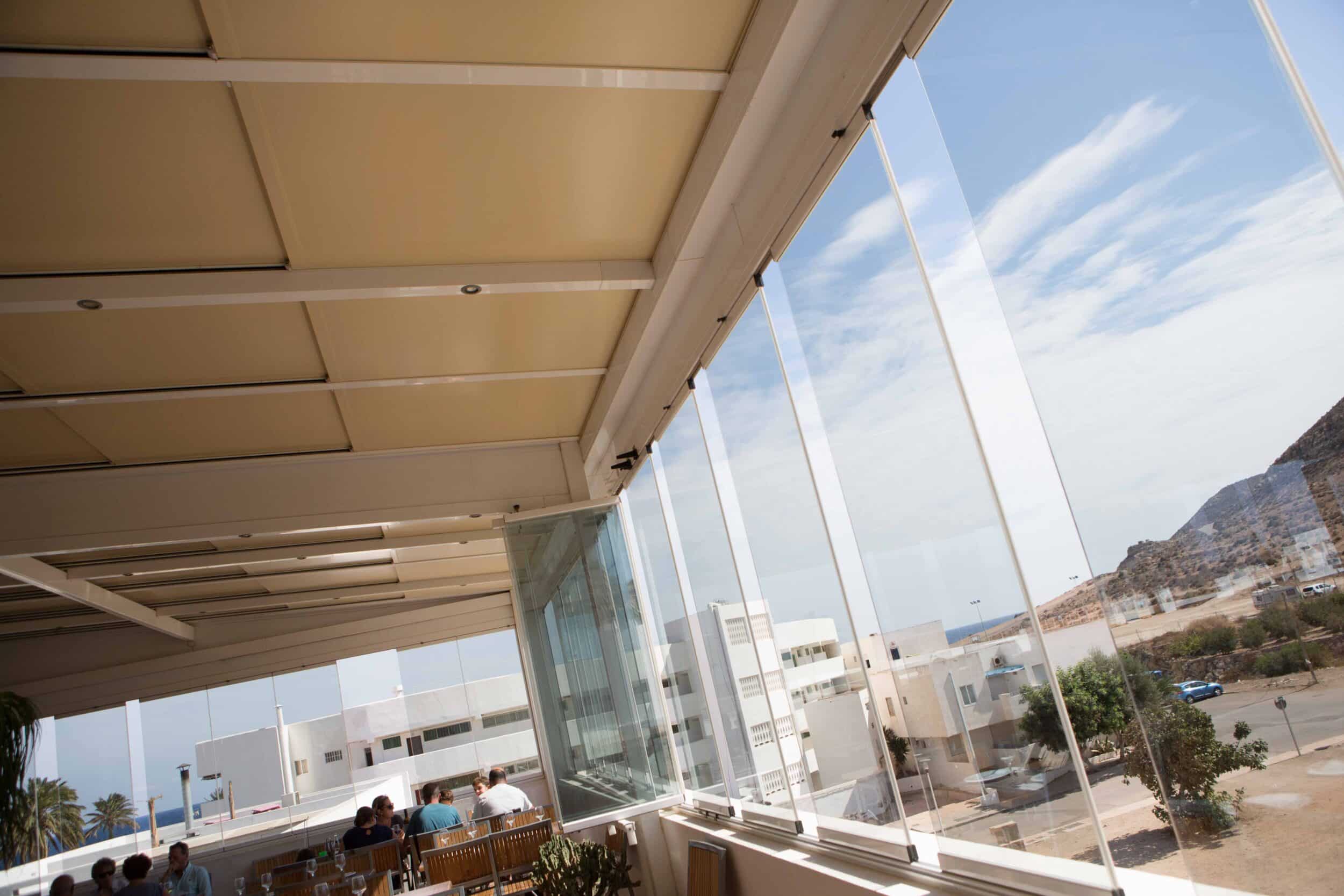 techo movil retractil bar