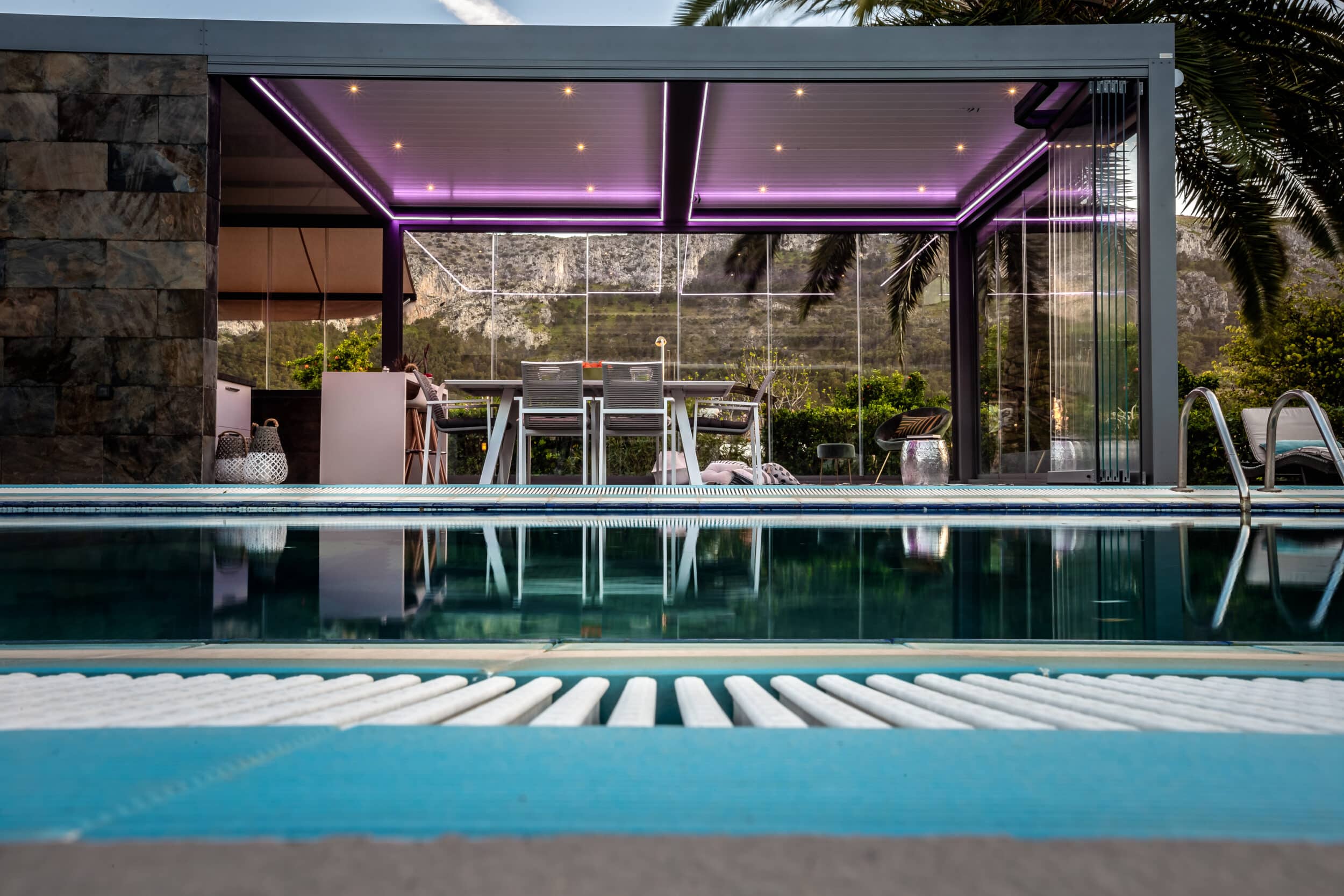 cortina de cristal a piscina