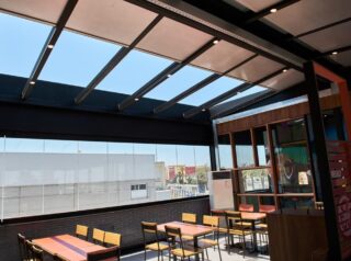 restaurante techo móvil