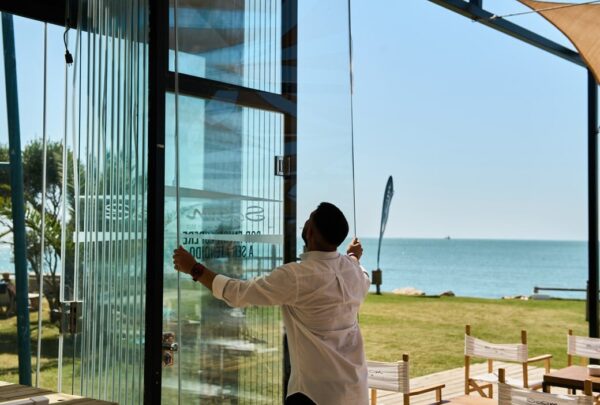 cortina cristal sin guia inferior