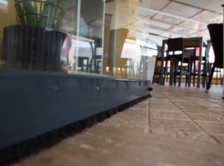 rideau de verre ne pas avoir de guide inférieur