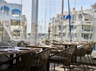 cortina de cristal deslizante abatible