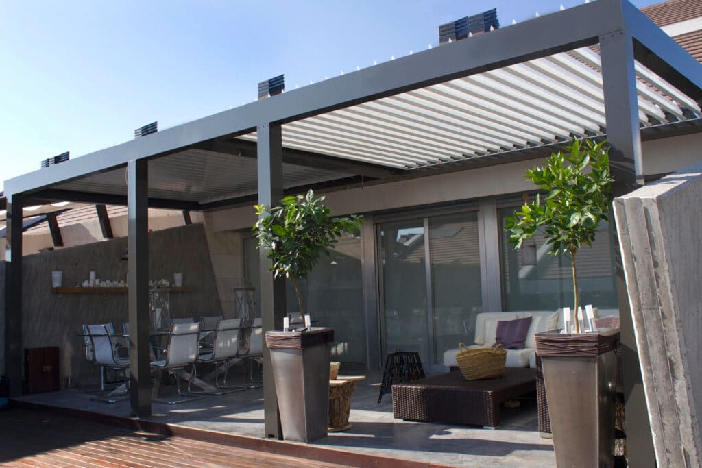 techo bioclimatico para patio