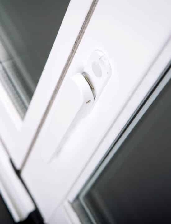 cortina de cristal con aislamiento termico manilla