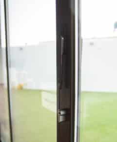 cortina de cristal con aislamiento termico cerradura