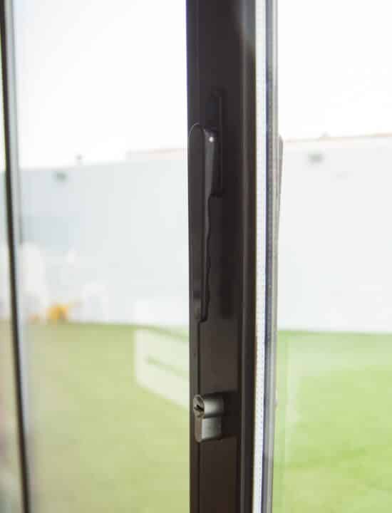 cortina de cristal con aislamiento termico cerradura