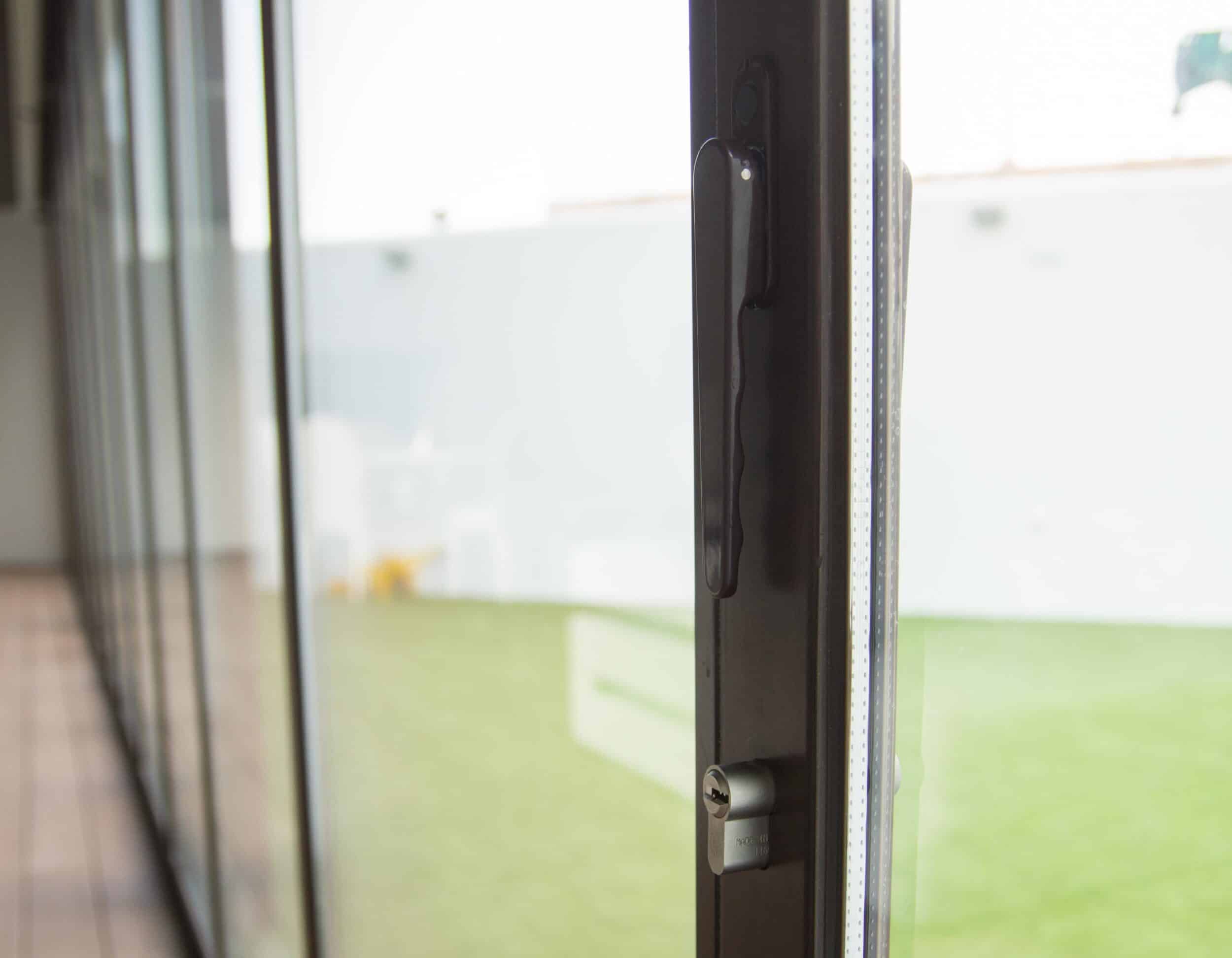 cortina de cristal con aislamiento termico