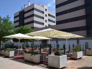 mampara redondeada acristalada