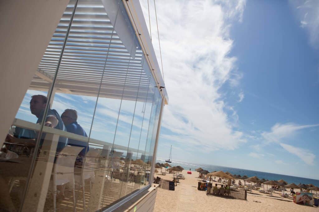 cristalera con pergola bioclimatica