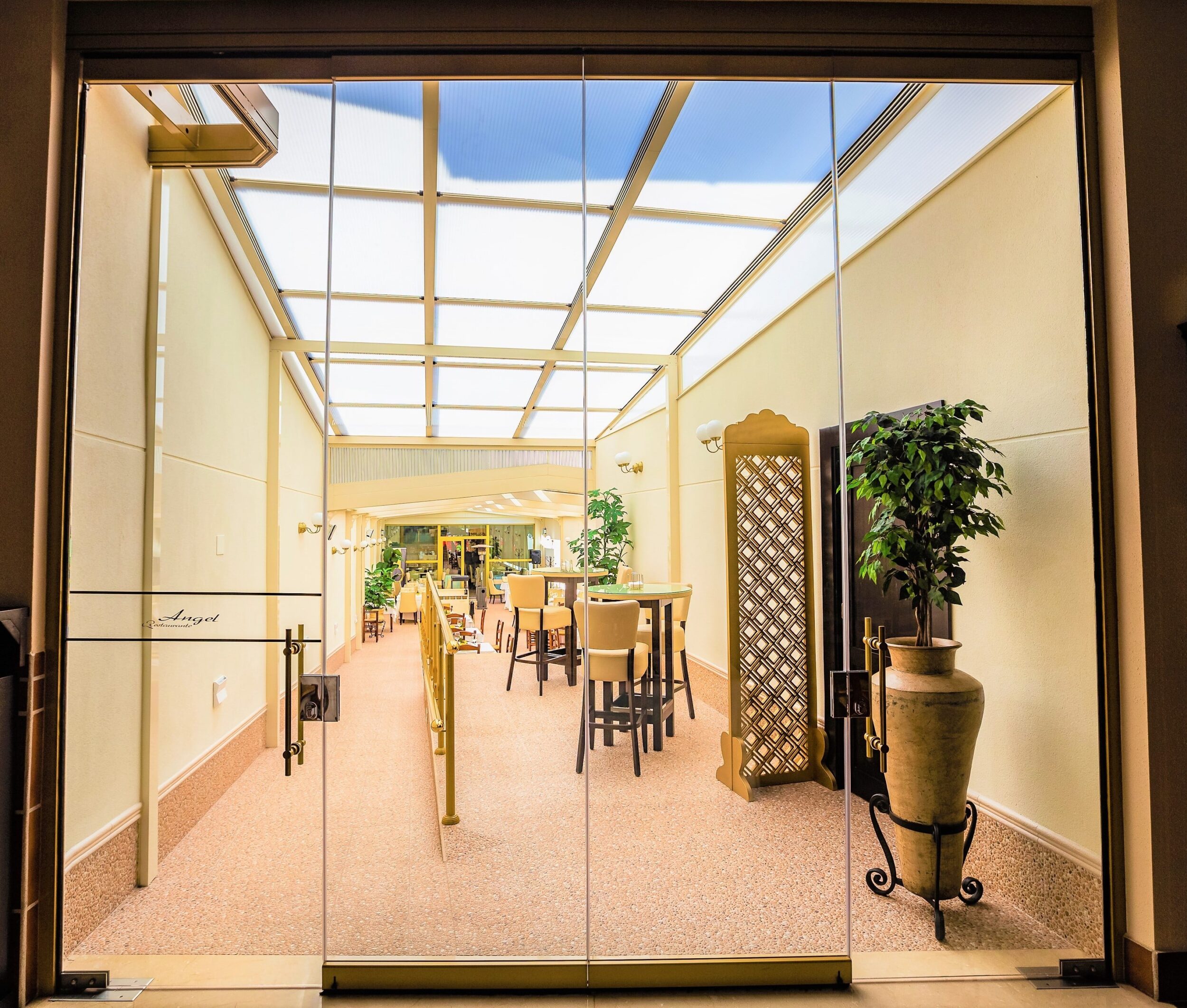 cortina cristal inclusiva