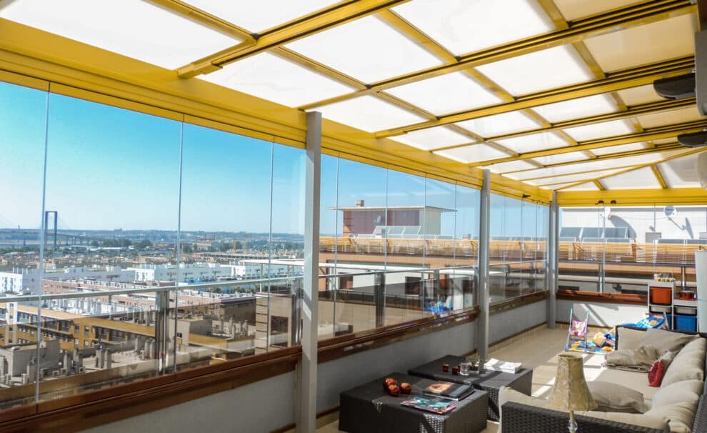 techo corredizo y cortina de cristal