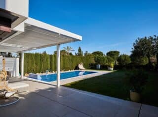 piscina mantenimiento pergola