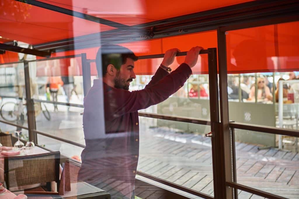 cortavientos para hostelería extensible