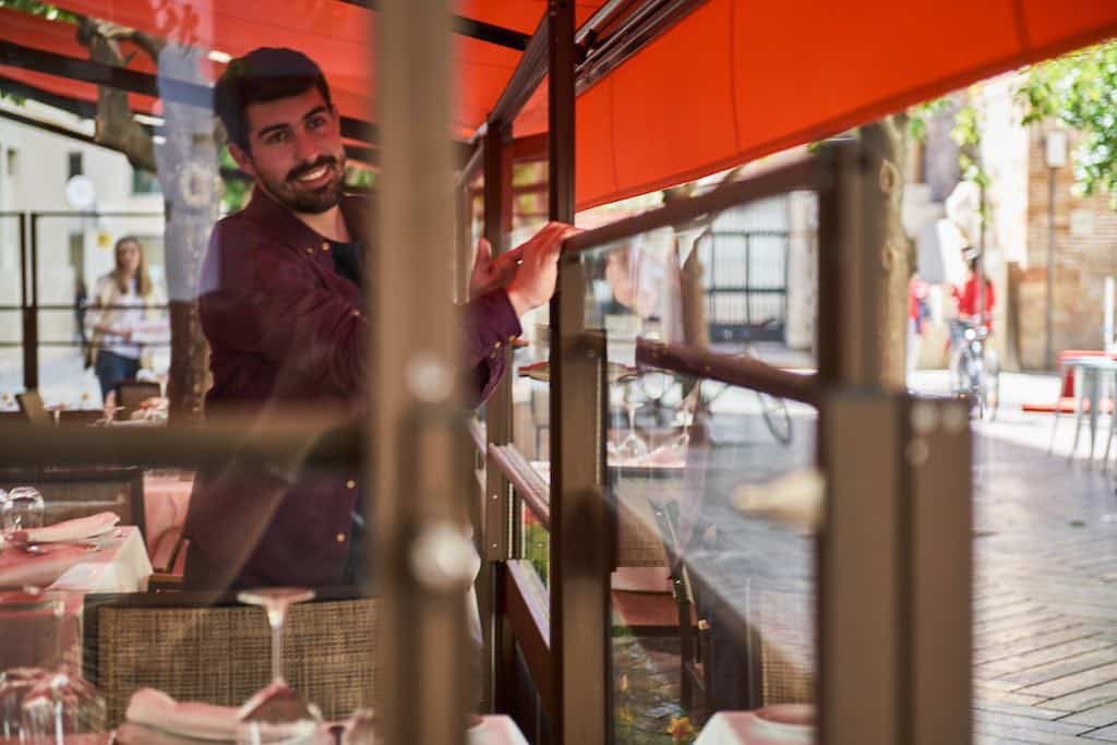 cerramiento para un bar