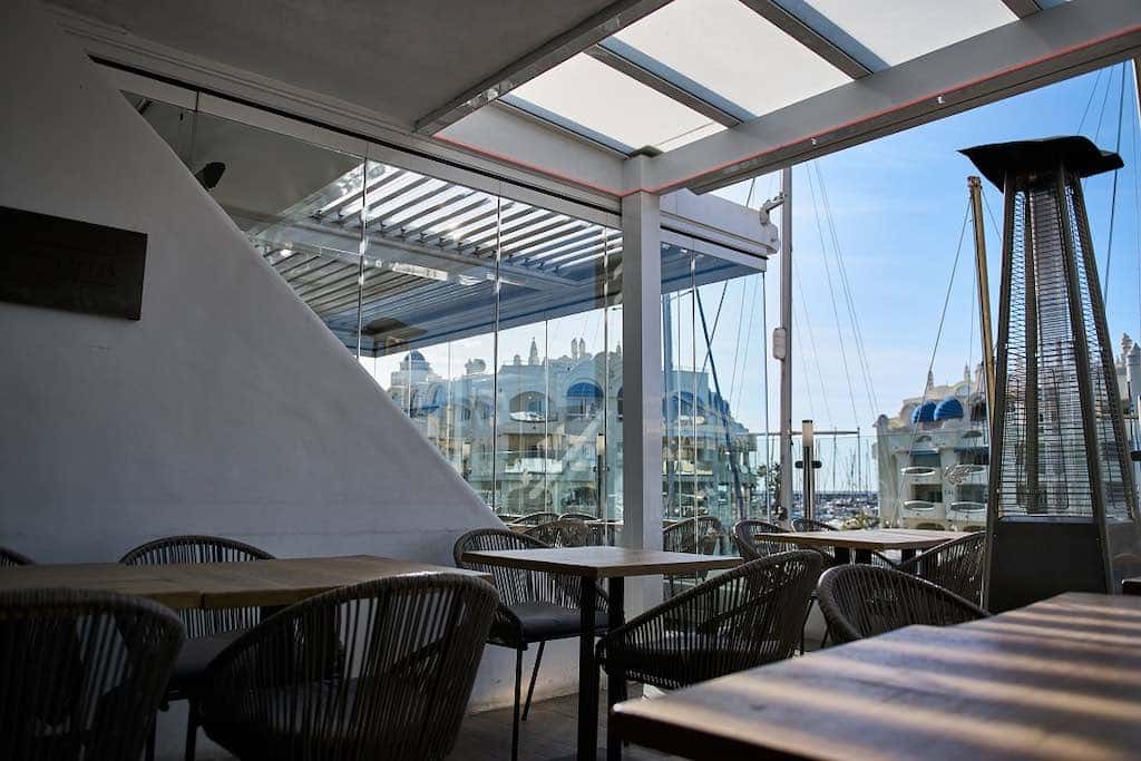 limpiar muebles terraza tras invierno