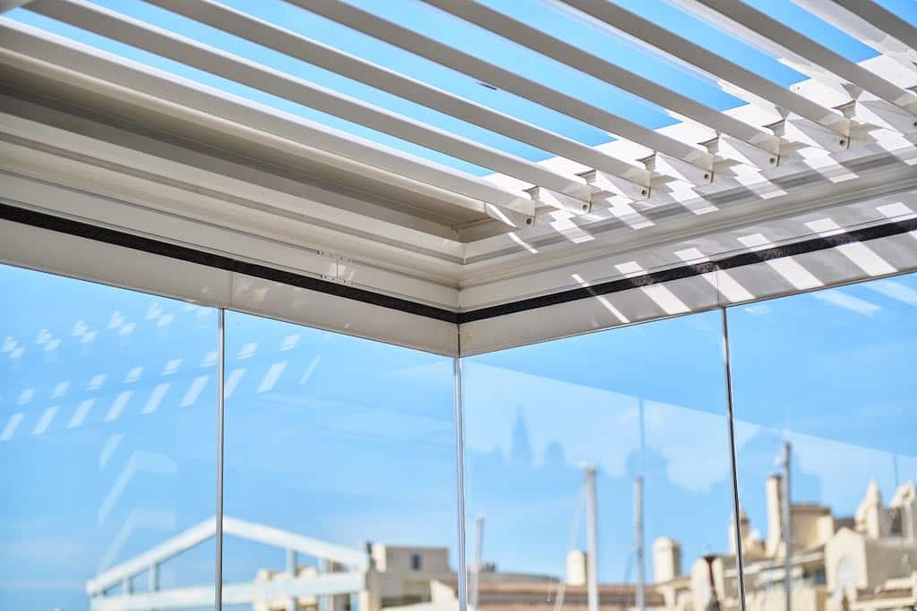 Pérgola bioclimática en resaturante